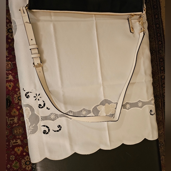 HENRY BENDEL PURSE - Picture 3 of 7